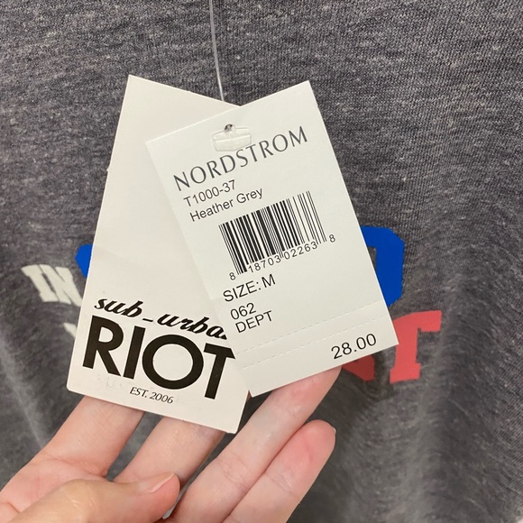 sub_urban RIOT Girls Heather Gray “In Squad We Trust” Graphic T-Shirt - M - Picture 6 of 7